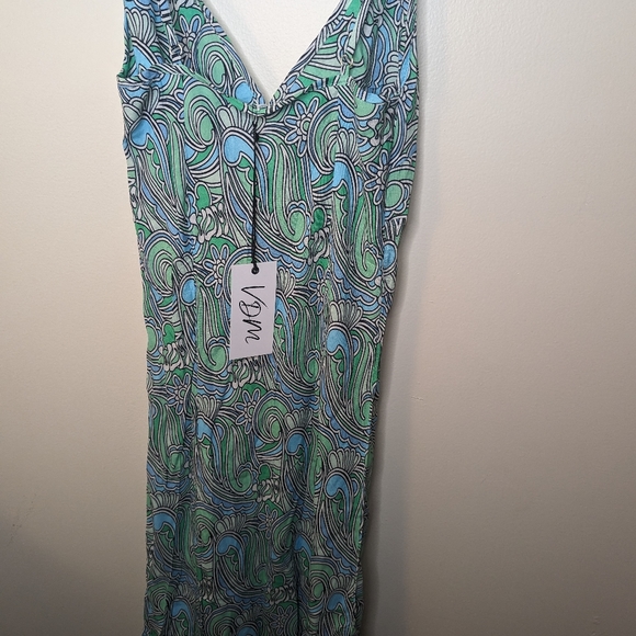 Swimsuit Cover Up - Picture 3 of 7